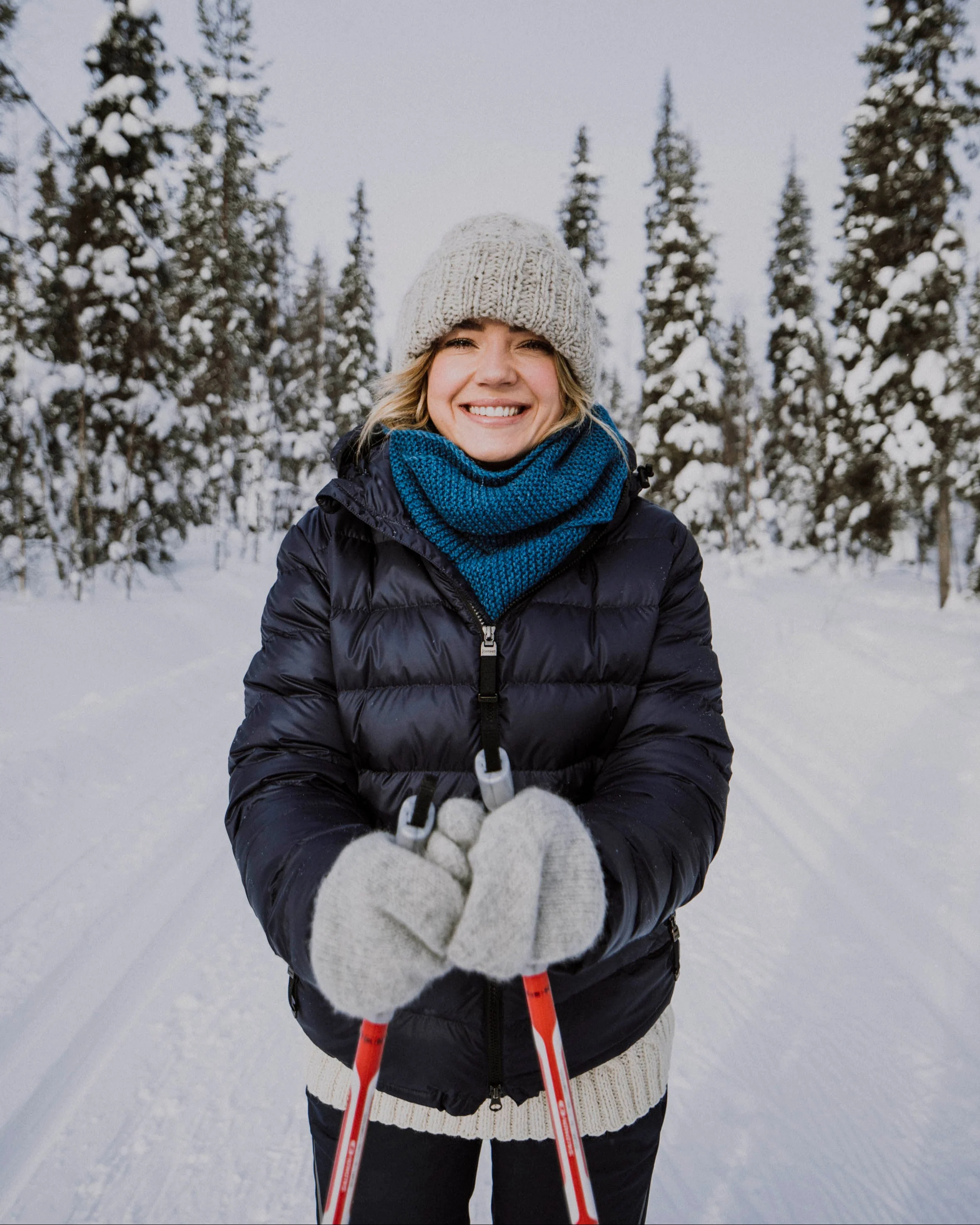 Ruska-kevytuntuvatakki kierrätyskankaasta pohjoisen musta - Image 3