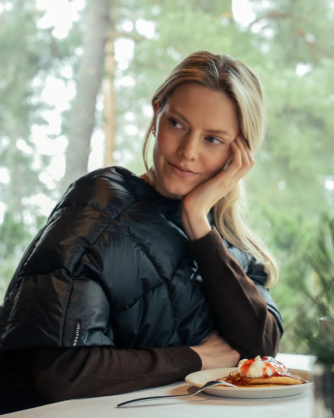 Unelma-untuvaponcho lakritsi - Image 3